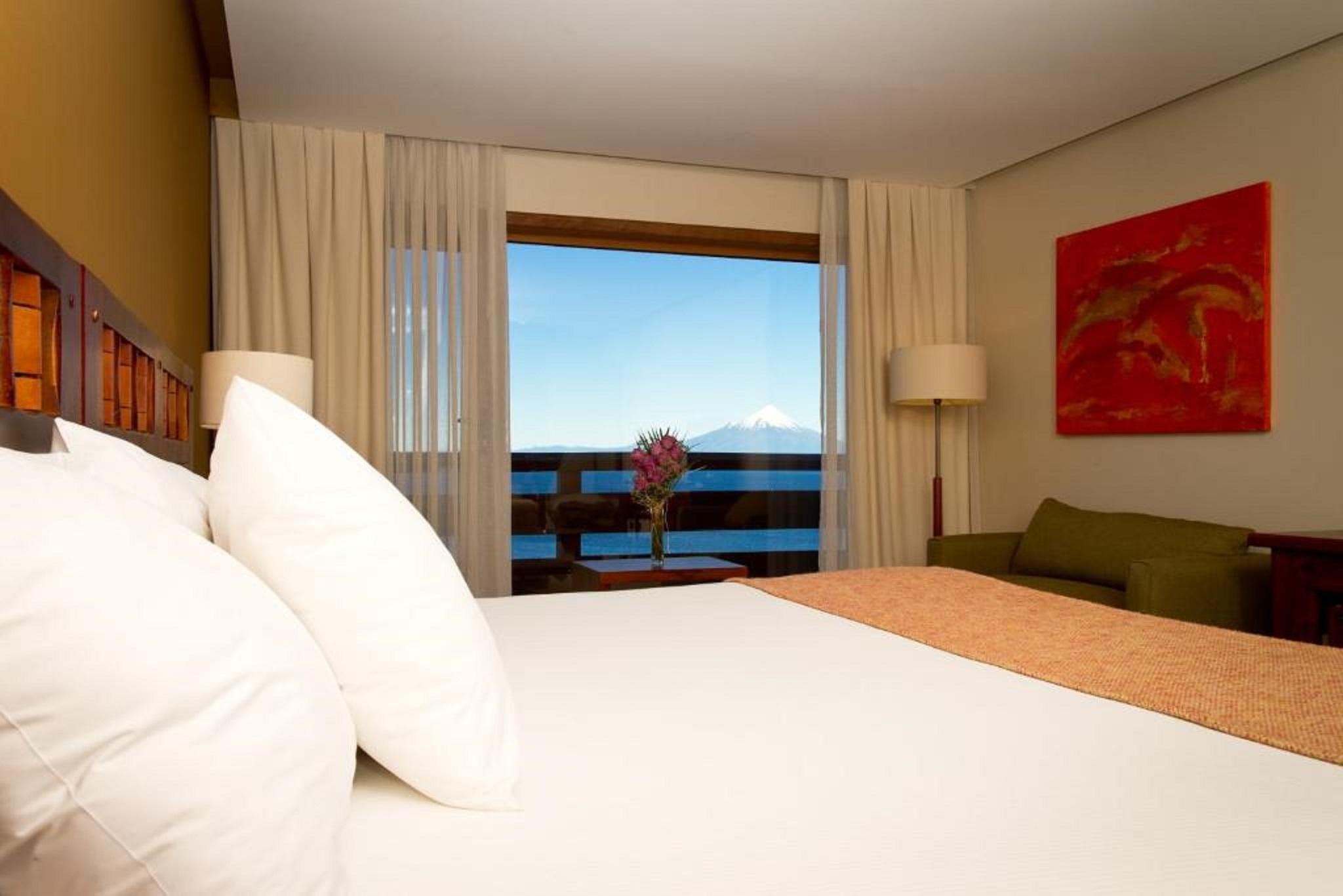 Wyndham Puerto Varas Pettra Eksteriør bilde A room at the hotel