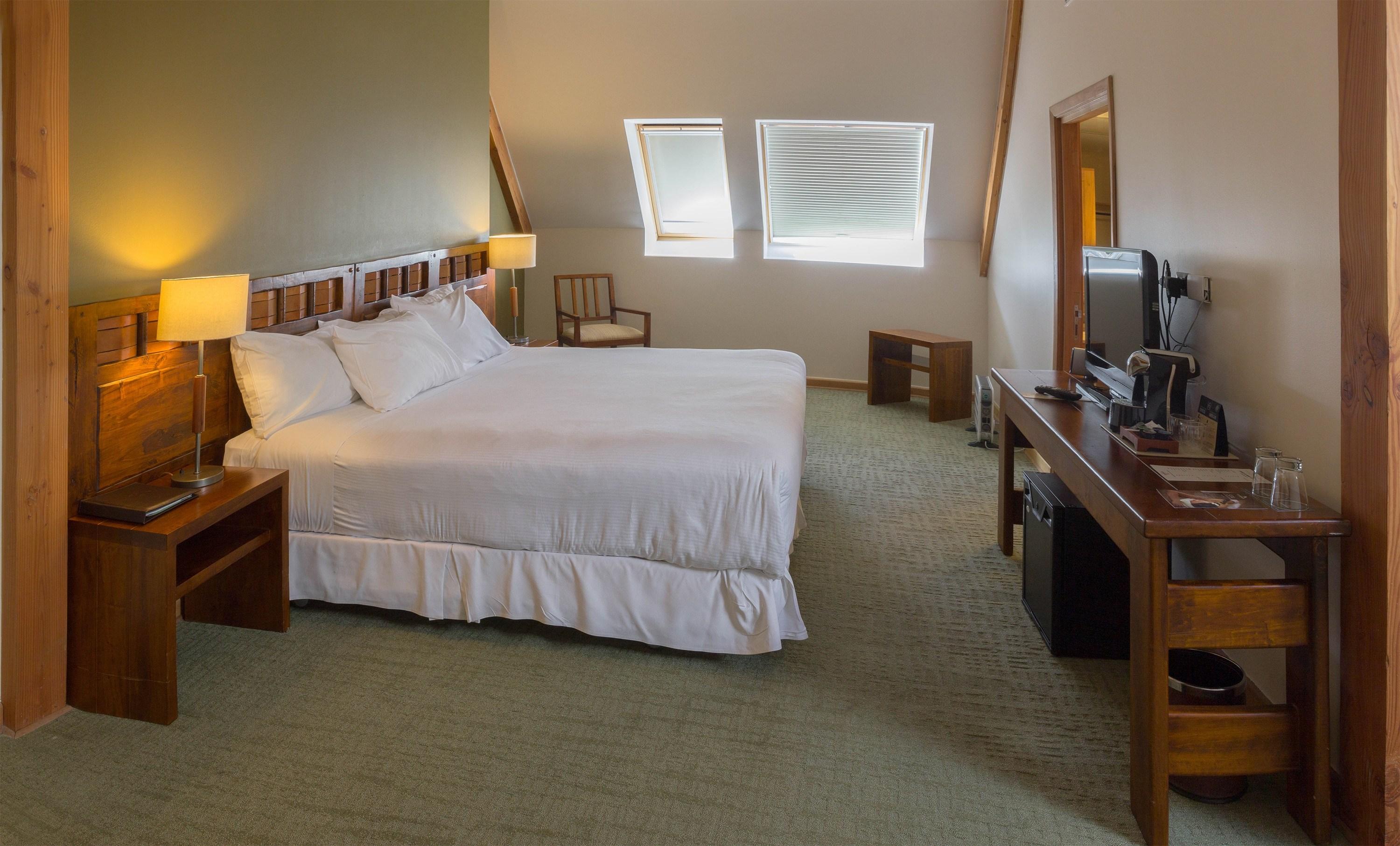 Wyndham Puerto Varas Pettra Eksteriør bilde A room at the Inn at the Opera