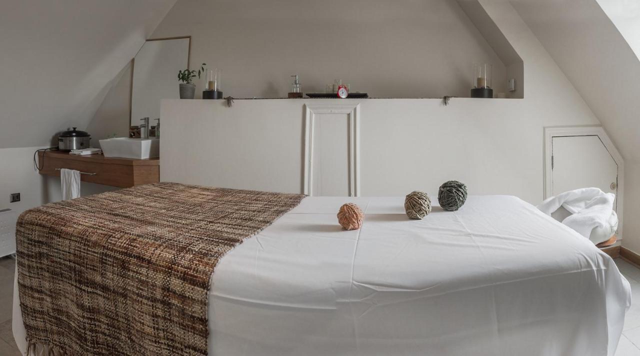 Wyndham Puerto Varas Pettra Eksteriør bilde A massage table