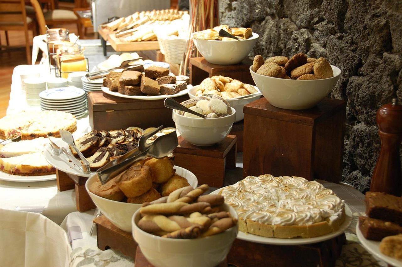 Wyndham Puerto Varas Pettra Eksteriør bilde A selection of desserts
