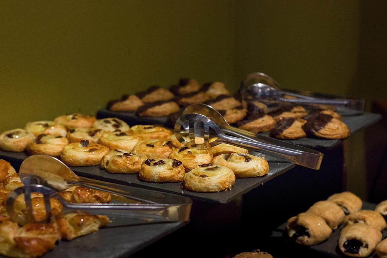 Wyndham Puerto Varas Pettra Eksteriør bilde A selection of Danish pastries