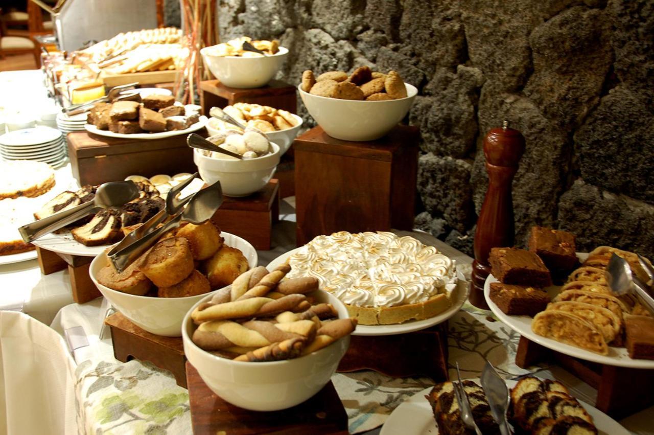 Wyndham Puerto Varas Pettra Eksteriør bilde A selection of desserts