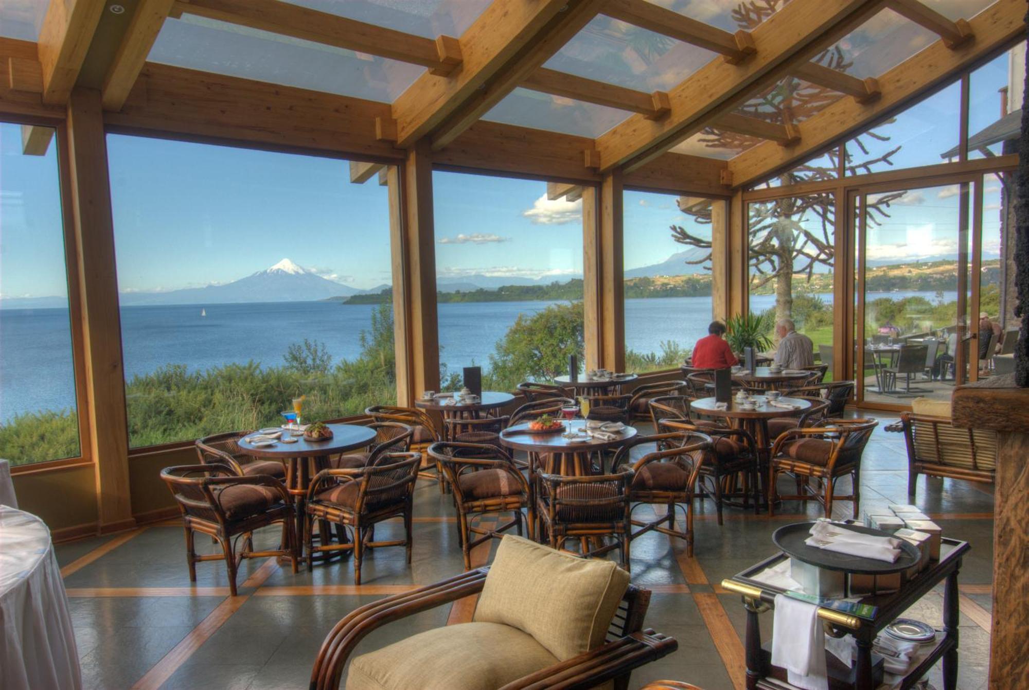 Wyndham Puerto Varas Pettra Eksteriør bilde Restaurant at the hotel
