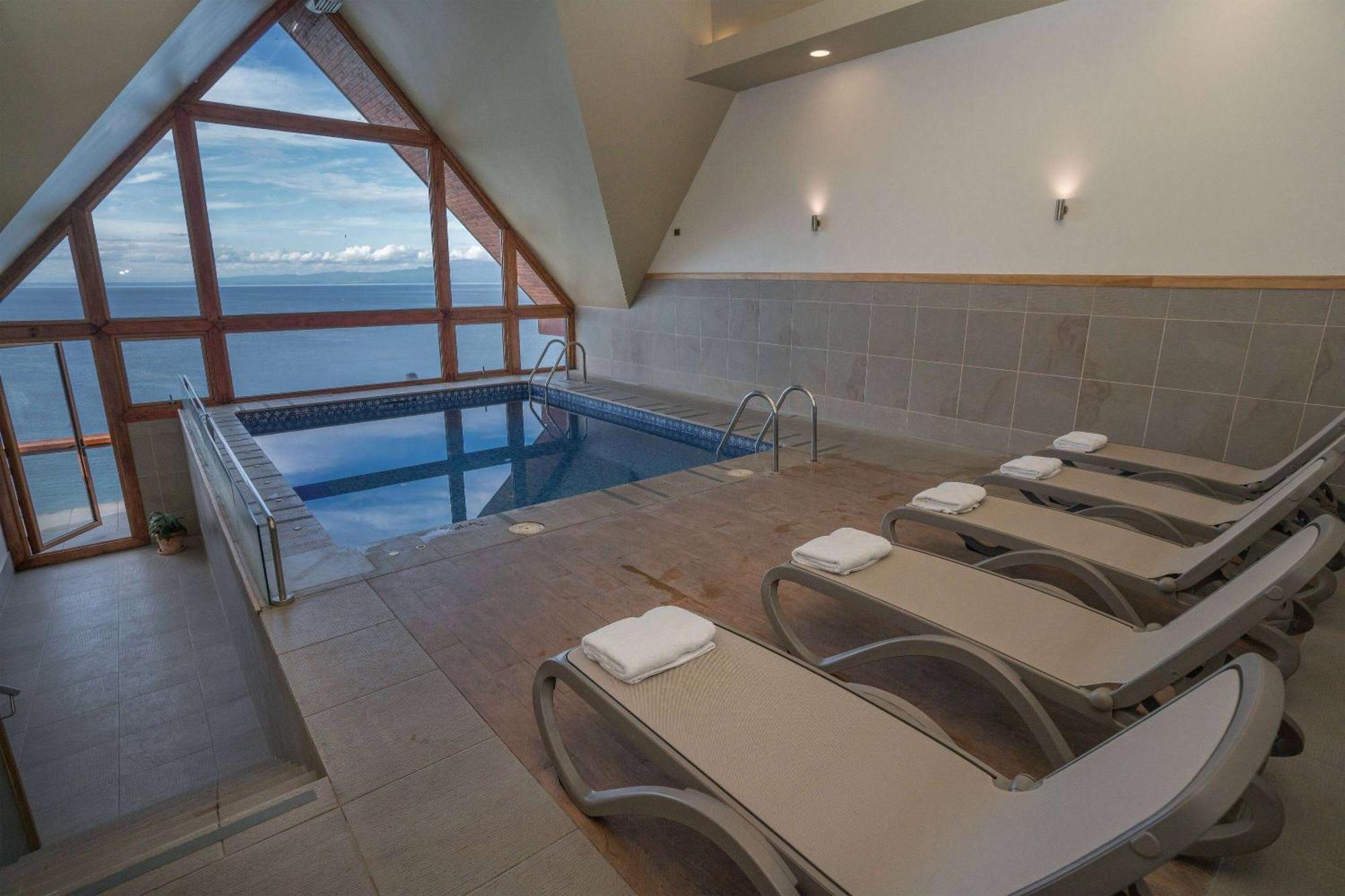 Wyndham Puerto Varas Pettra Eksteriør bilde The spa at the Hotel