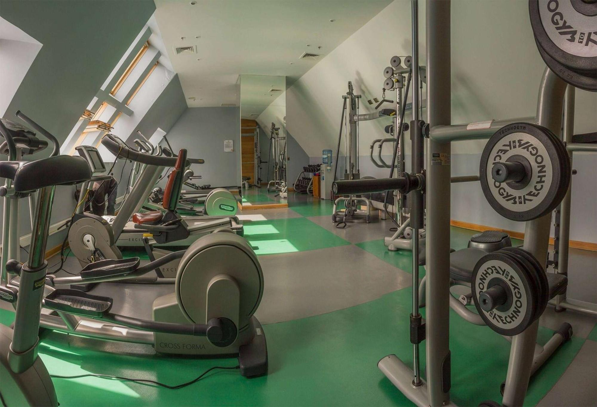 Wyndham Puerto Varas Pettra Eksteriør bilde The gym at the University of Roehampton