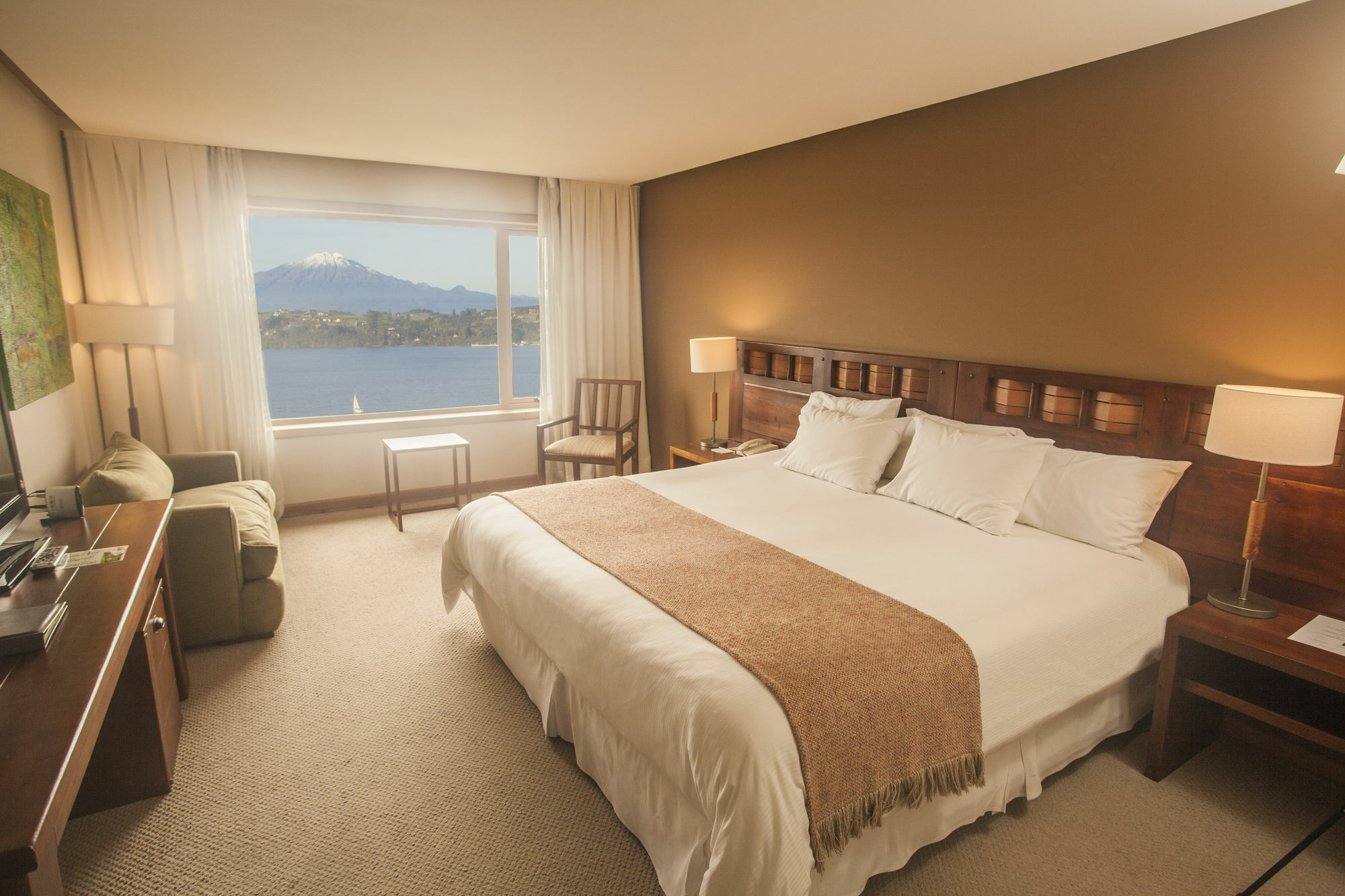 Wyndham Puerto Varas Pettra Eksteriør bilde A bedroom at the Hotel